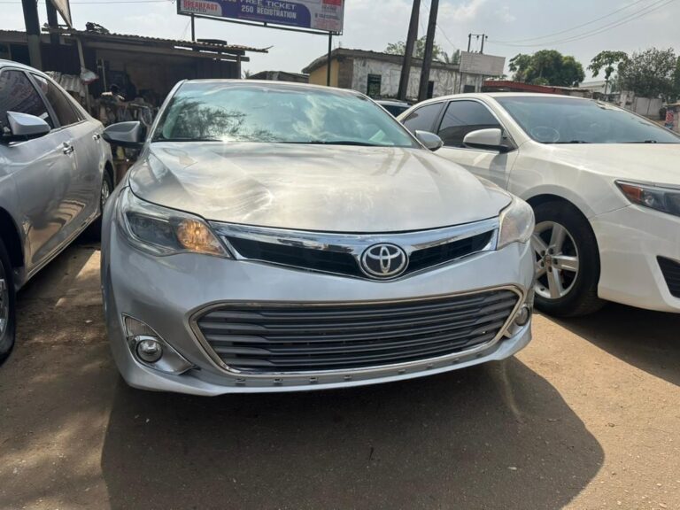 Toyota Avalon 2015